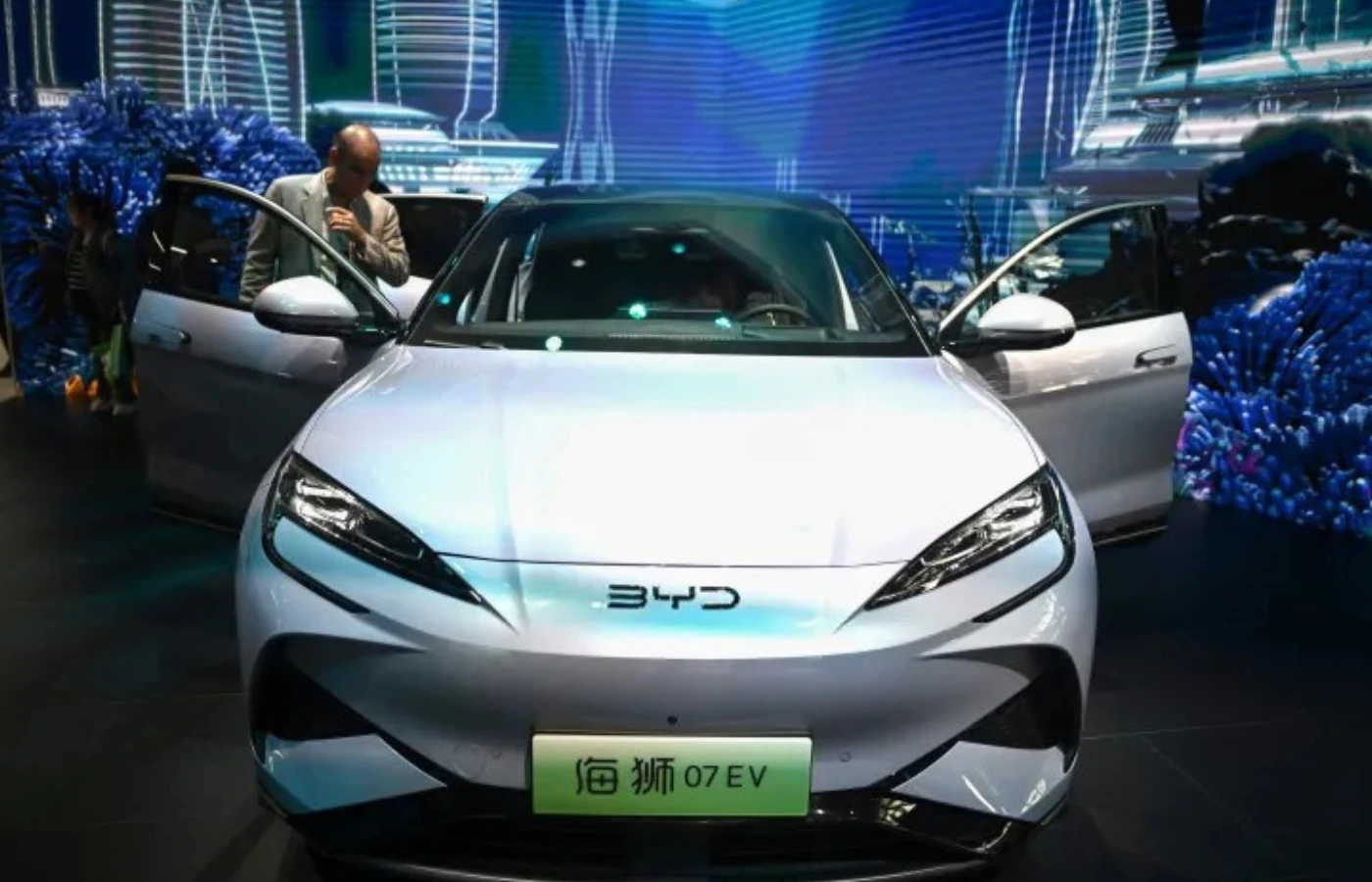 Global EV Sales Drop by 3 in January